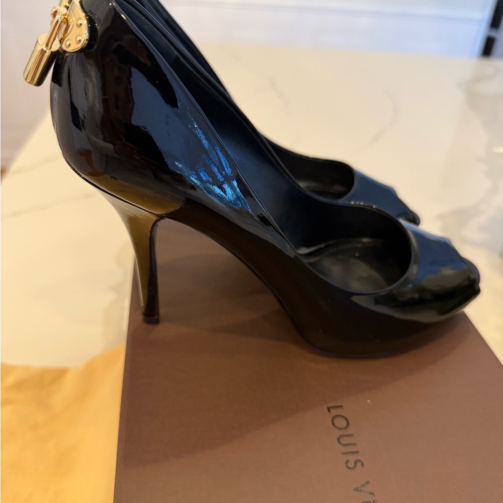 AUTHENTIC LV Louis Vuitton Black Heels with Gold Lock Detail - Picture 7 of 17
